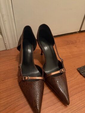 Othr Brown Textured Pointed-Toe Mary Jane Heels